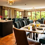 Hotell Falls & 4*