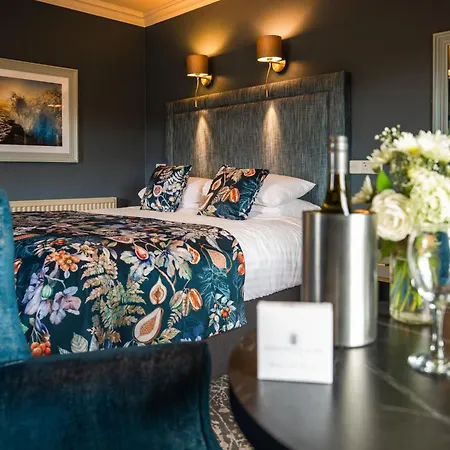 Hotell Falls & 4*