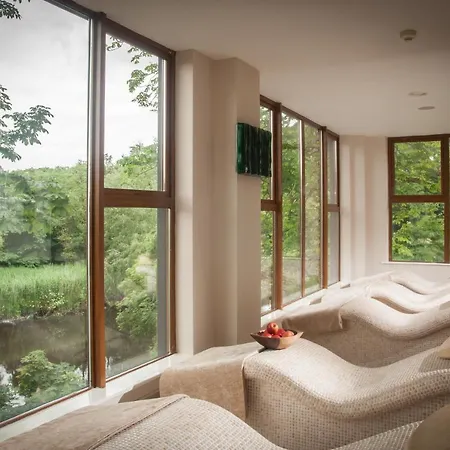 瀑布酒店及水疗中心 酒店 4*