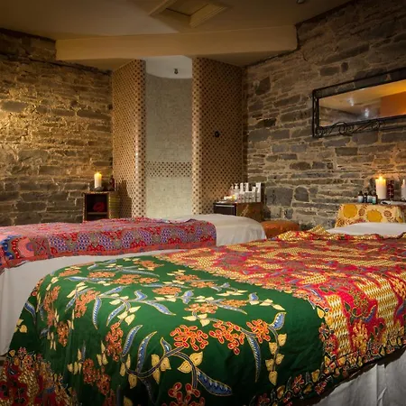 Falls & Hotel 4*