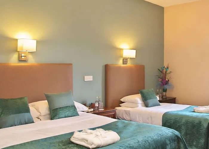 Falls & Отель Эннистимон