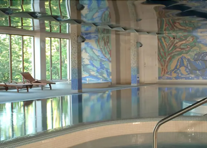 Falls & Отель Эннистимон