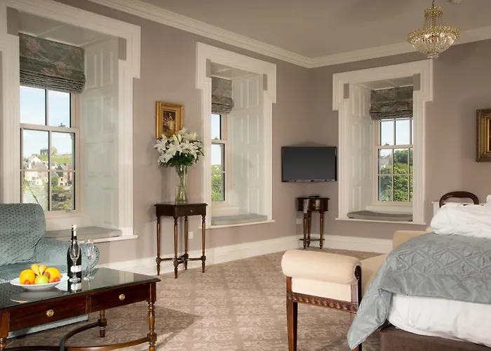 Falls & Отель 4*